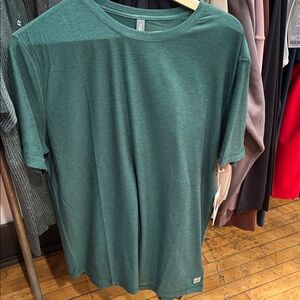 Vuori Mens Strato Tech Tee, NWT